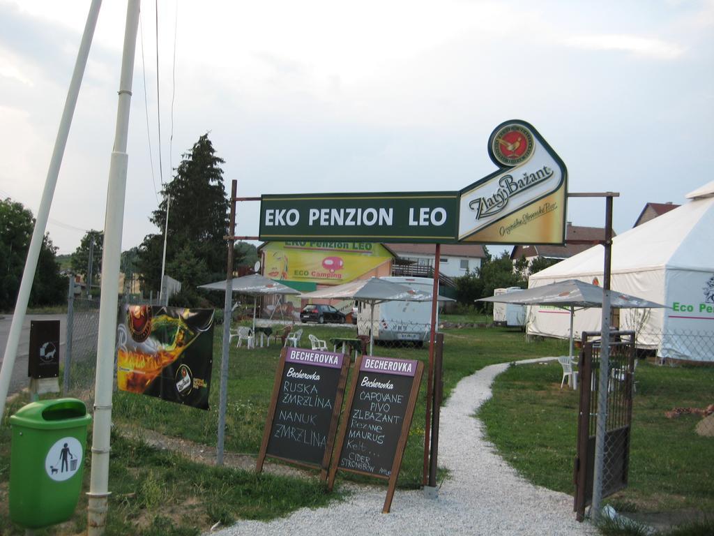 Eko Penzion Leo Dudince Ngoại thất bức ảnh